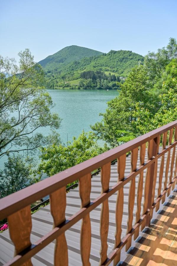 Forest Dream Lake House 야이체 외부 사진