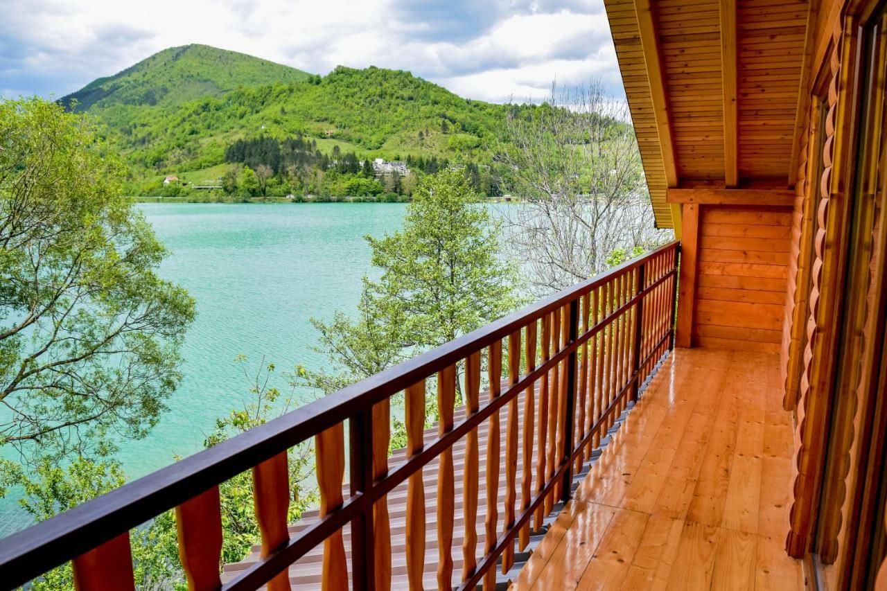 Forest Dream Lake House 야이체 외부 사진